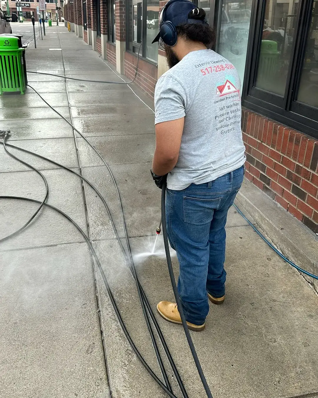 Commercial storefront cleaning
